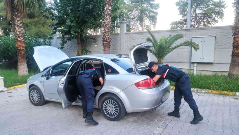 Antalya’da otomobil içinde uyuşturucu madde kullanan 5 kişi yakalandı