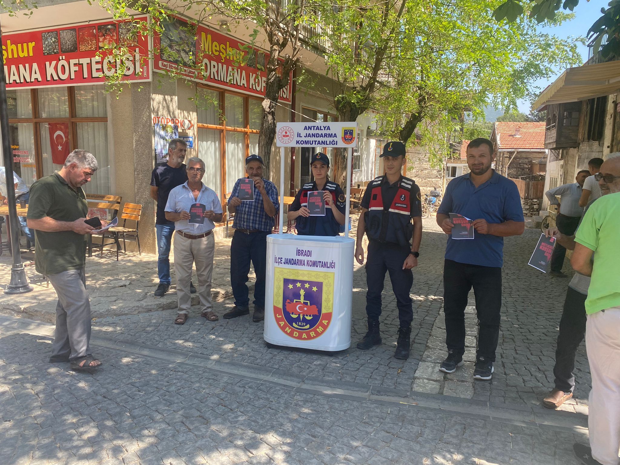 MUTLULUĞA KURŞUN SIKMA ETKİNLİĞİ DÜZENLENDİ