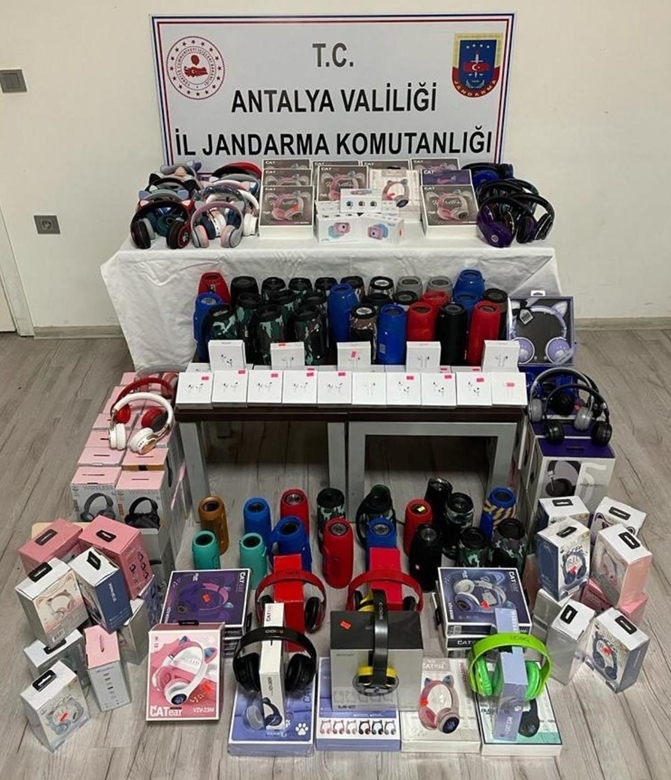 Antalya'da jandarmadan kaçakçılık operasyonu