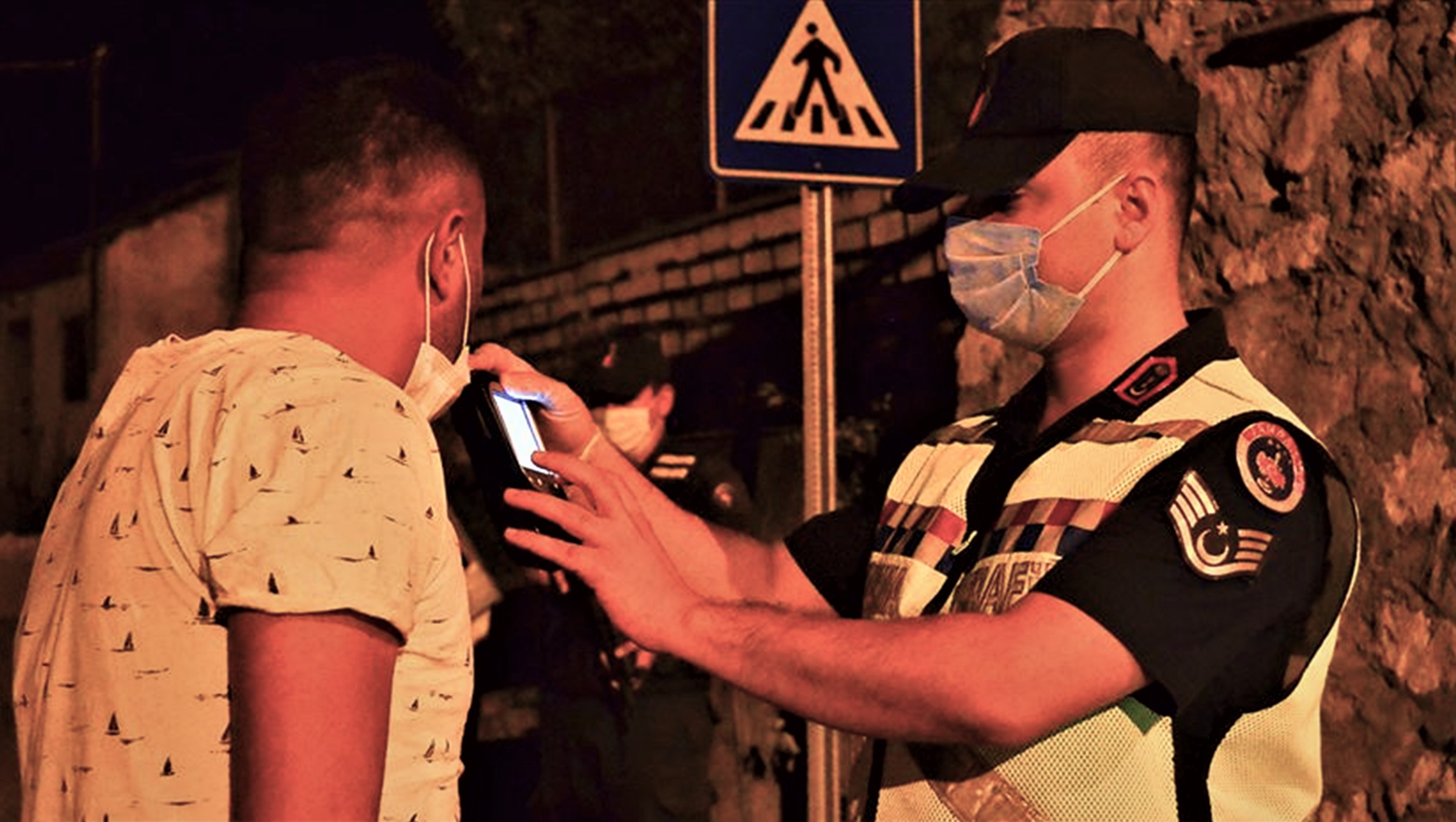 Jandarma’dan 77 sürücüye ceza uygulandı