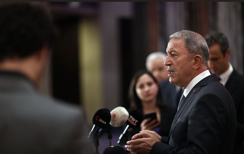 Milli Savunma Bakanı Akar'dan Yunanistan'a uyarı: Akıllı olun!