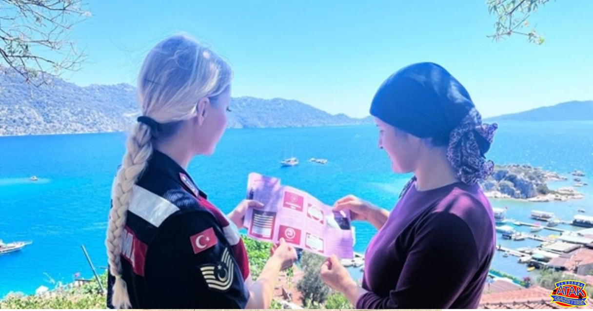 Antalya’da jandarma ekipleri `KADES` uygulamasını tanıttı