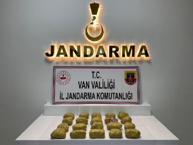 Van'da menfezden 9 kilo 317 gram esrar çıktı 