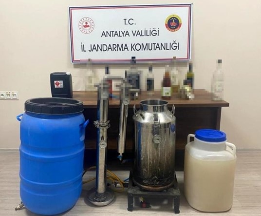 Antalya jandarmadan sahte alkol üreticilerine darbe