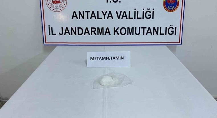 Antalya 'da yolcu otobüsünde uyuşturucu ele geçirildi 