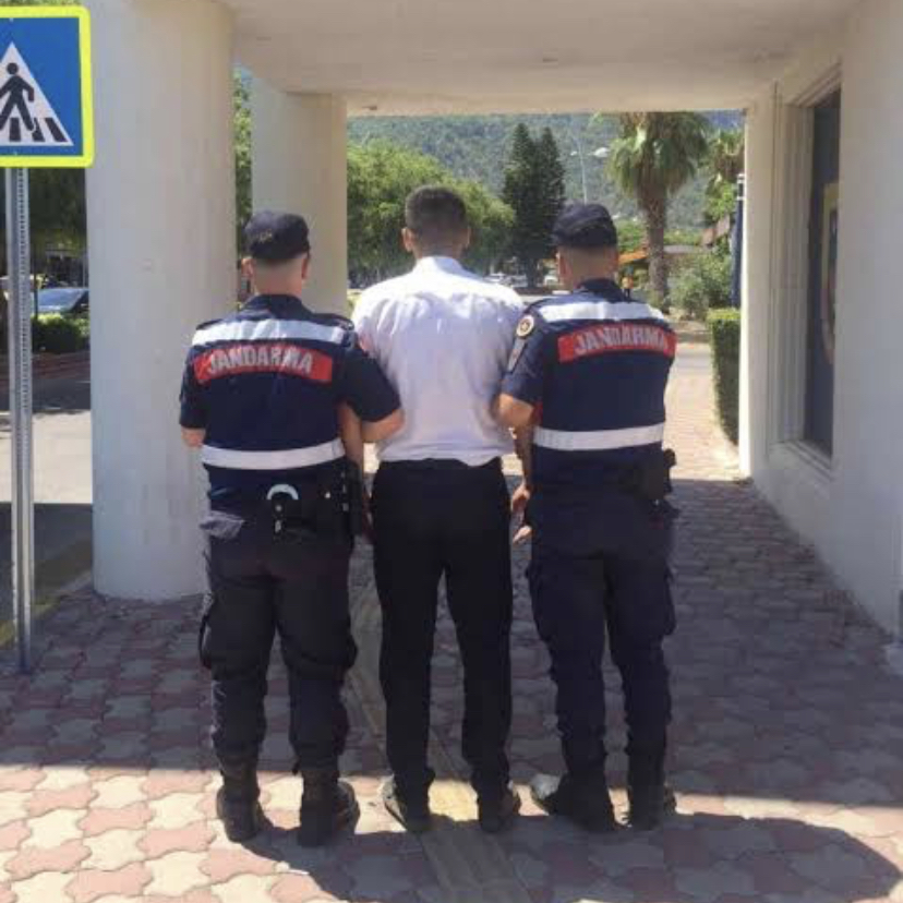 Antalya’da jandarma operasyonuyla 4 yıldır aranan firari suçlu yakalandı