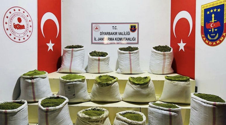 Eren Abluka Sonbahar-Kış 2 Operasyonu'nda 565 kilogram uyuşturucu ele geçirildi
