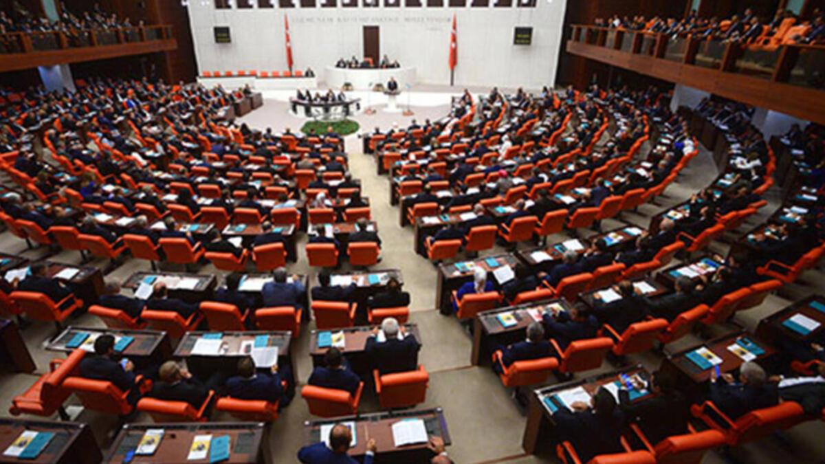 Dezenformasyonla mücadele yasalaştı 