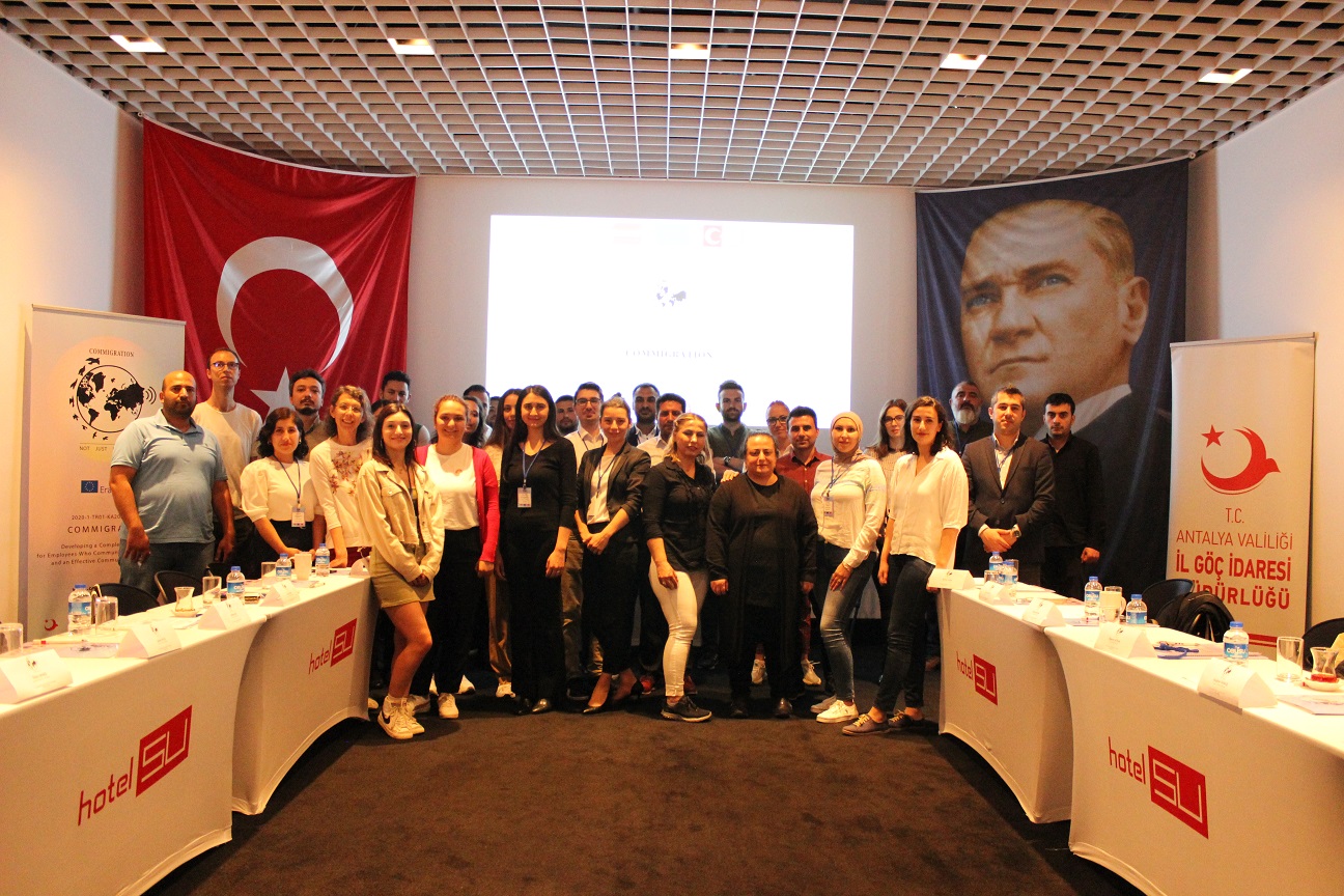 ANTALYA İL GÖÇ İDARESİ MÜDÜRLÜĞÜNÜN KOORDİNATÖRLÜĞÜNDE YÜRÜTÜLEN COMMIGRATION PROJESİ, YENİ ÇIKTILARI İLE SAHADA