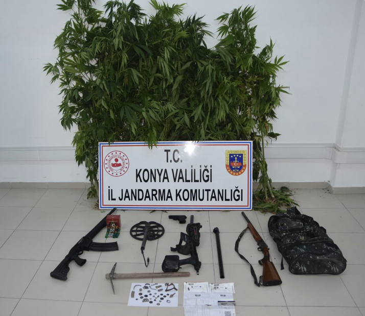 Konya Jandarma’dan tarihi eser ve uyuşturucu operasyonu