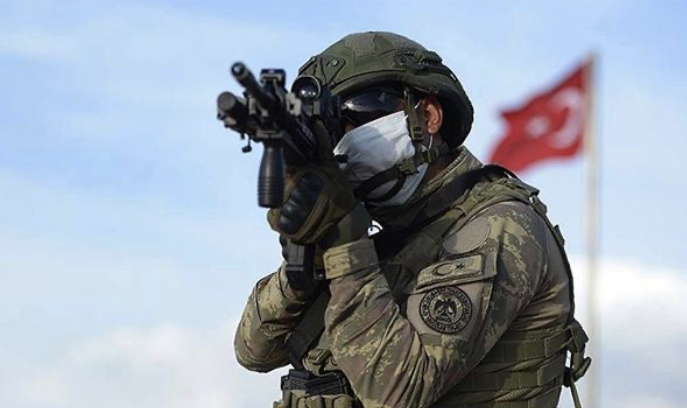 İkna yoluyla 3 terörist daha teslim oldu
