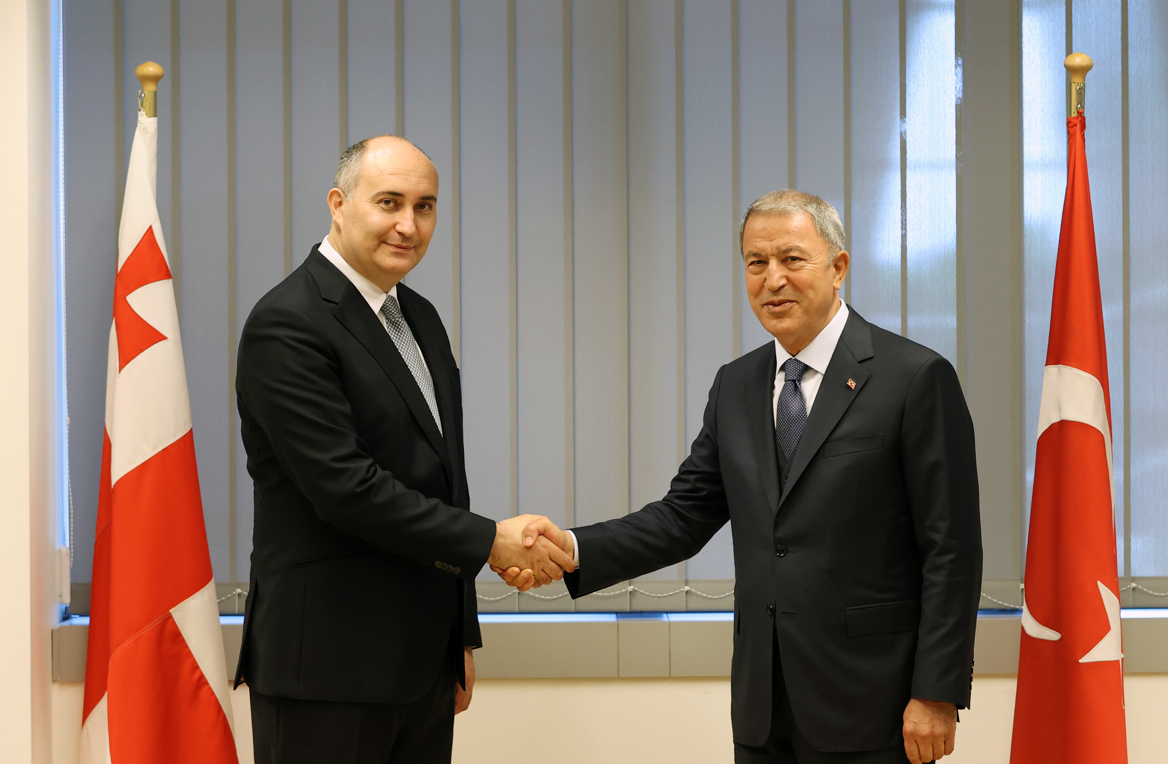 Bakanı Akar, NATO Karargahı'nda ikili görüşmelerde bulundu