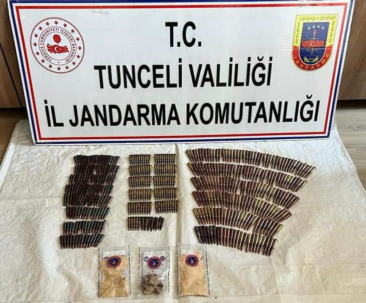 Tunceli, Hozat ilçesi kırsalında teröristlerin kullandığı 6 sığınak imha edildi