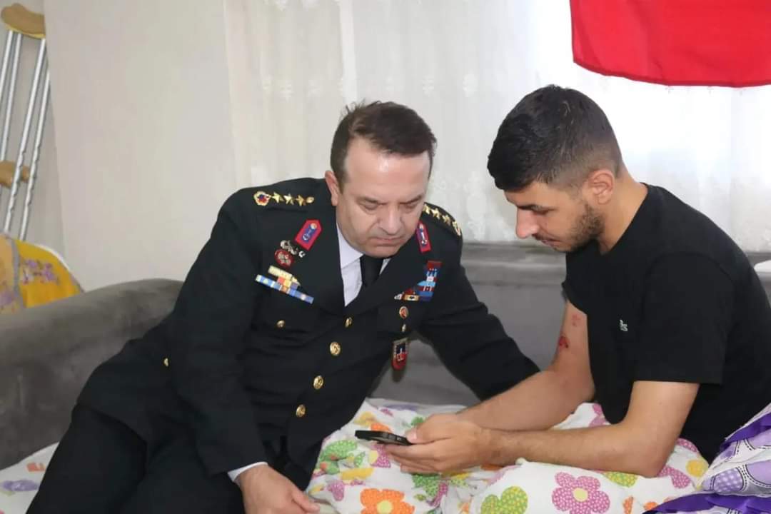 Albay Zafer Tombul’dan Pençe Kilit gazisine ziyaret