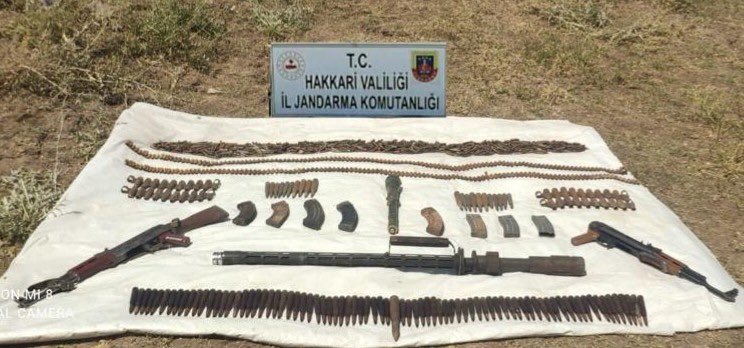 Hakkari'de silah ve mühimmat ele geçirildi