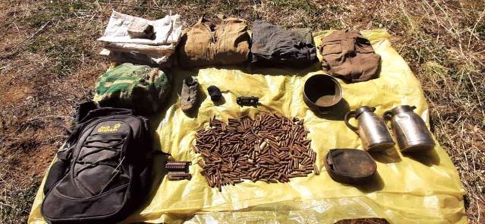 Tunceli'de 2 sığınak içerisinde mühimmat ele geçirildi