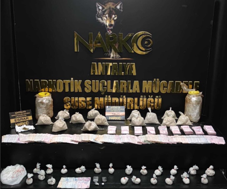 EMNİYET UYUŞTURUCU TACİRLERİNE GÖZ AÇTIRMADI