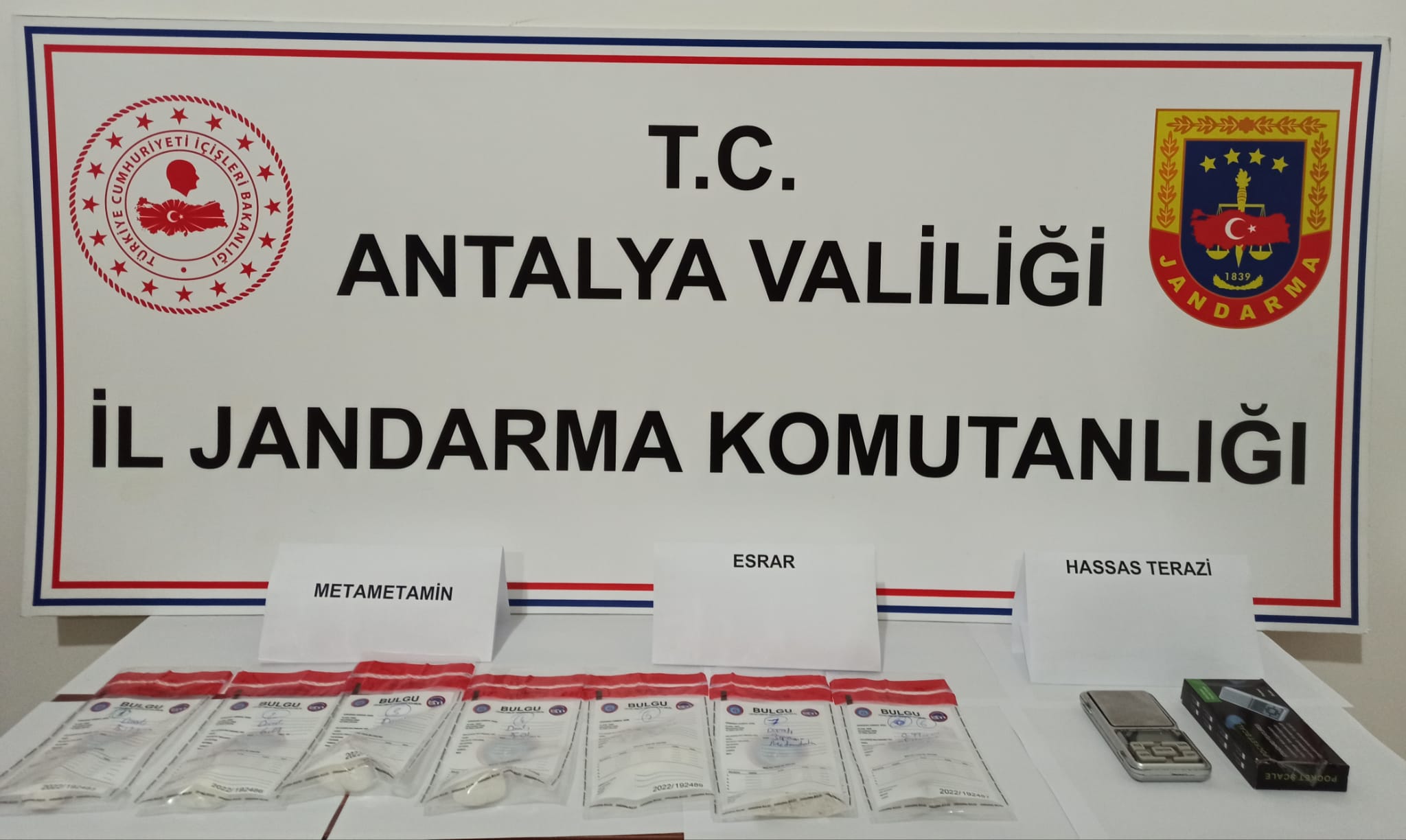 ANTALYA’DA UYUŞTURUCUYA GEÇİT VERİLMİYOR