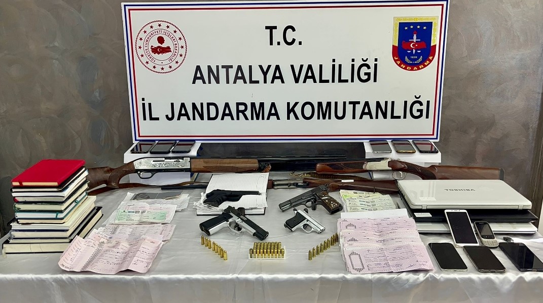 ANTALYA İL JANDARMA KOM EKİPLERİNCE MANAVGATTA SUÇ ÖRGÜTÜNE YILDIRIM OPERASYON