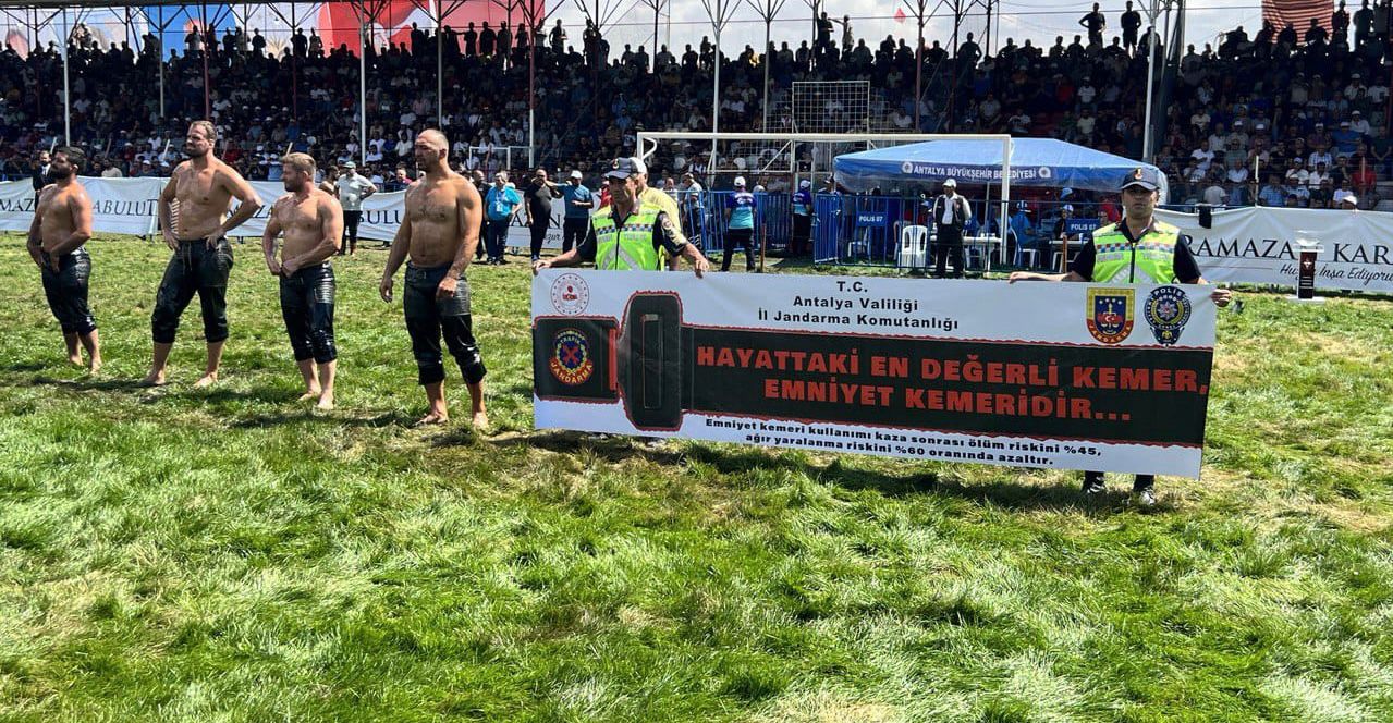 TARİHİ YAĞLI GÜREŞLERDE GÜREŞÇİLERİMİZDEN ANLAMLI DUYURU