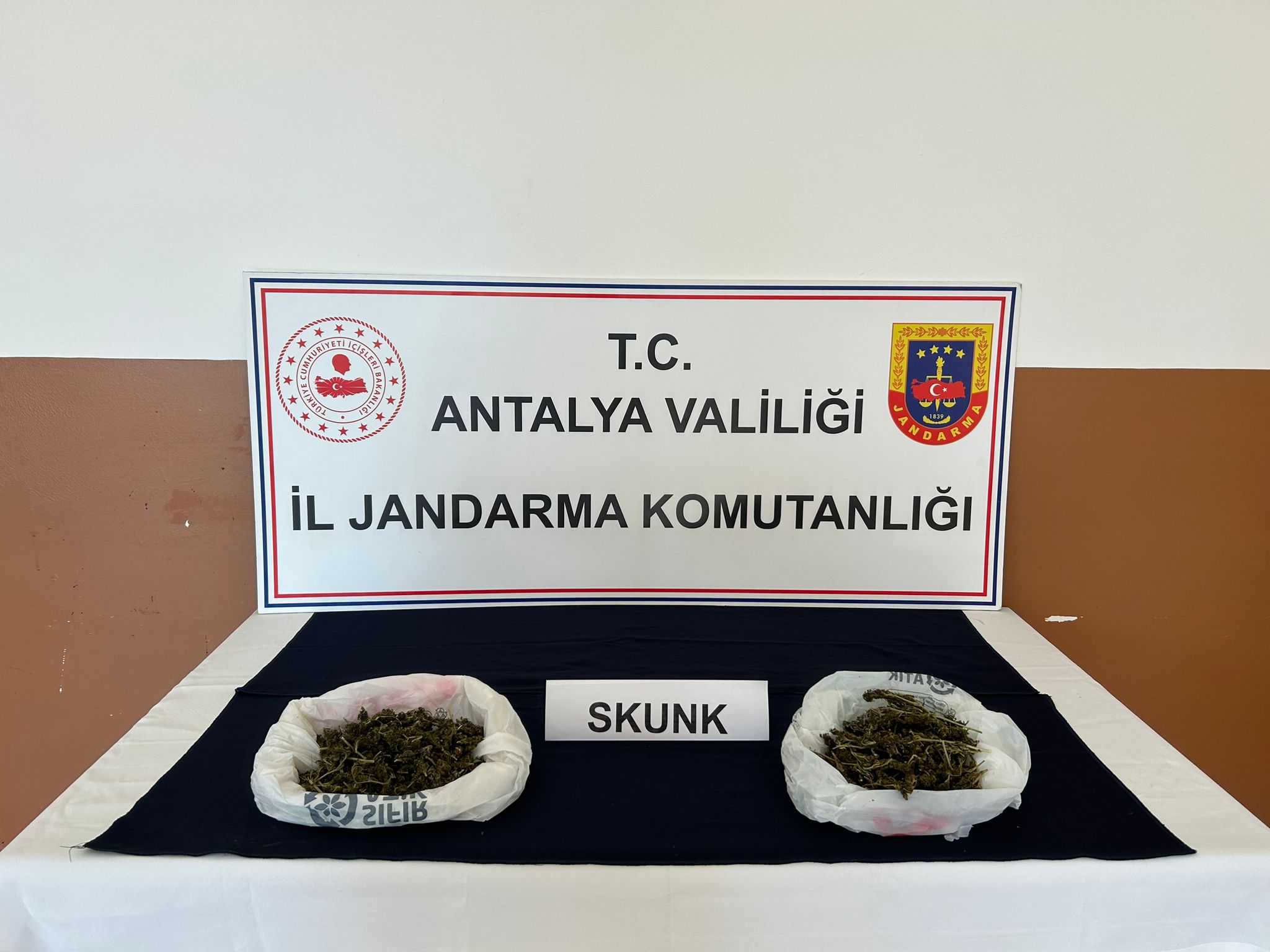 UYUŞTURUCU İLE MÜCADELEYE ARA VERMEDEN DEVAM EDİLİYOR