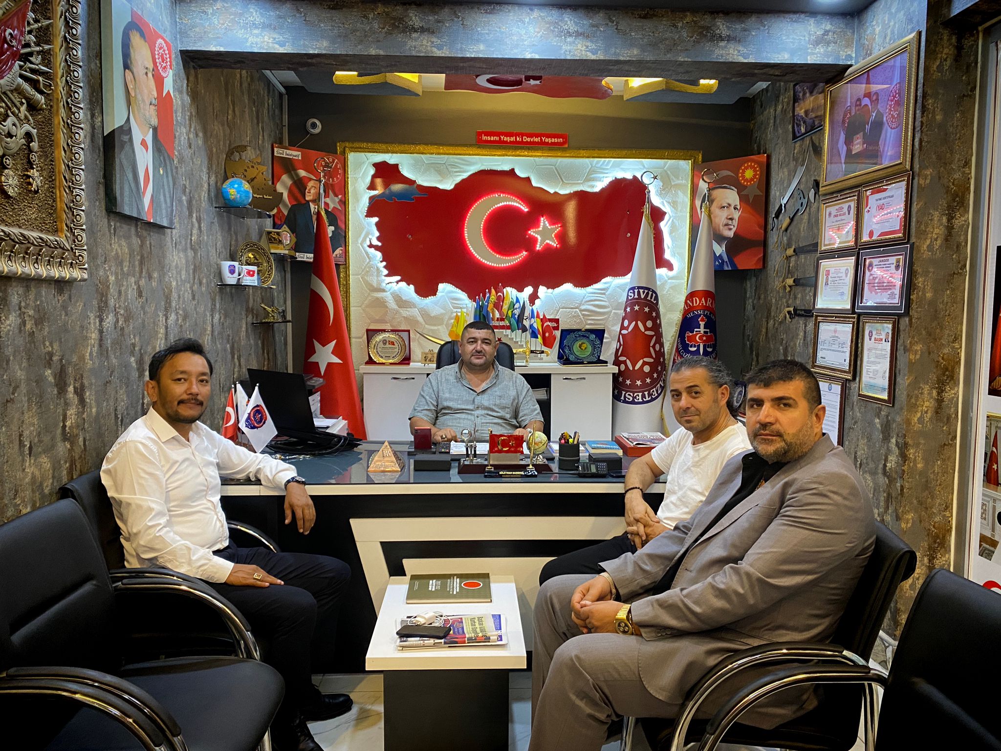 Janvak Başkanı Karabali ve Gazi Timur, Bademci’ye ziyaret