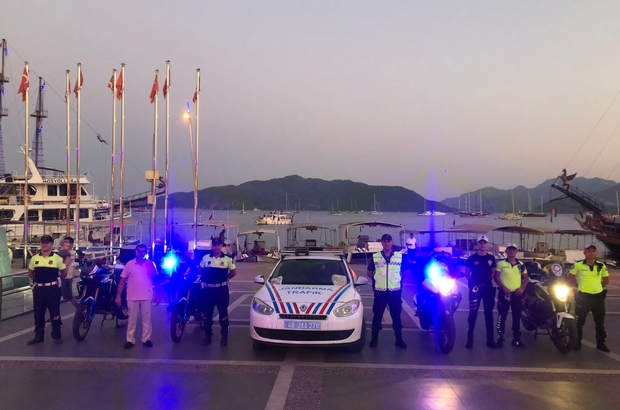 Jandarma, Marmaris'te emniyet kemerinin önemini anlattı
