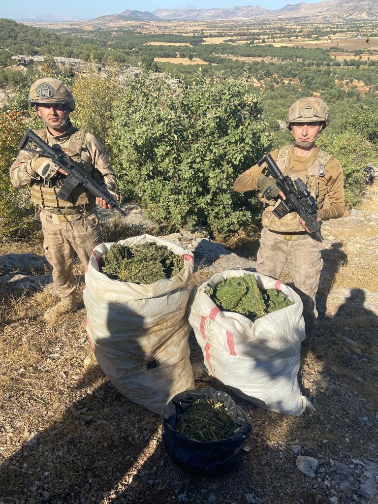 Eren Abluka-34 Narko Terör operasyonlarında 493 kilogram kubar esrar ele geçirildi