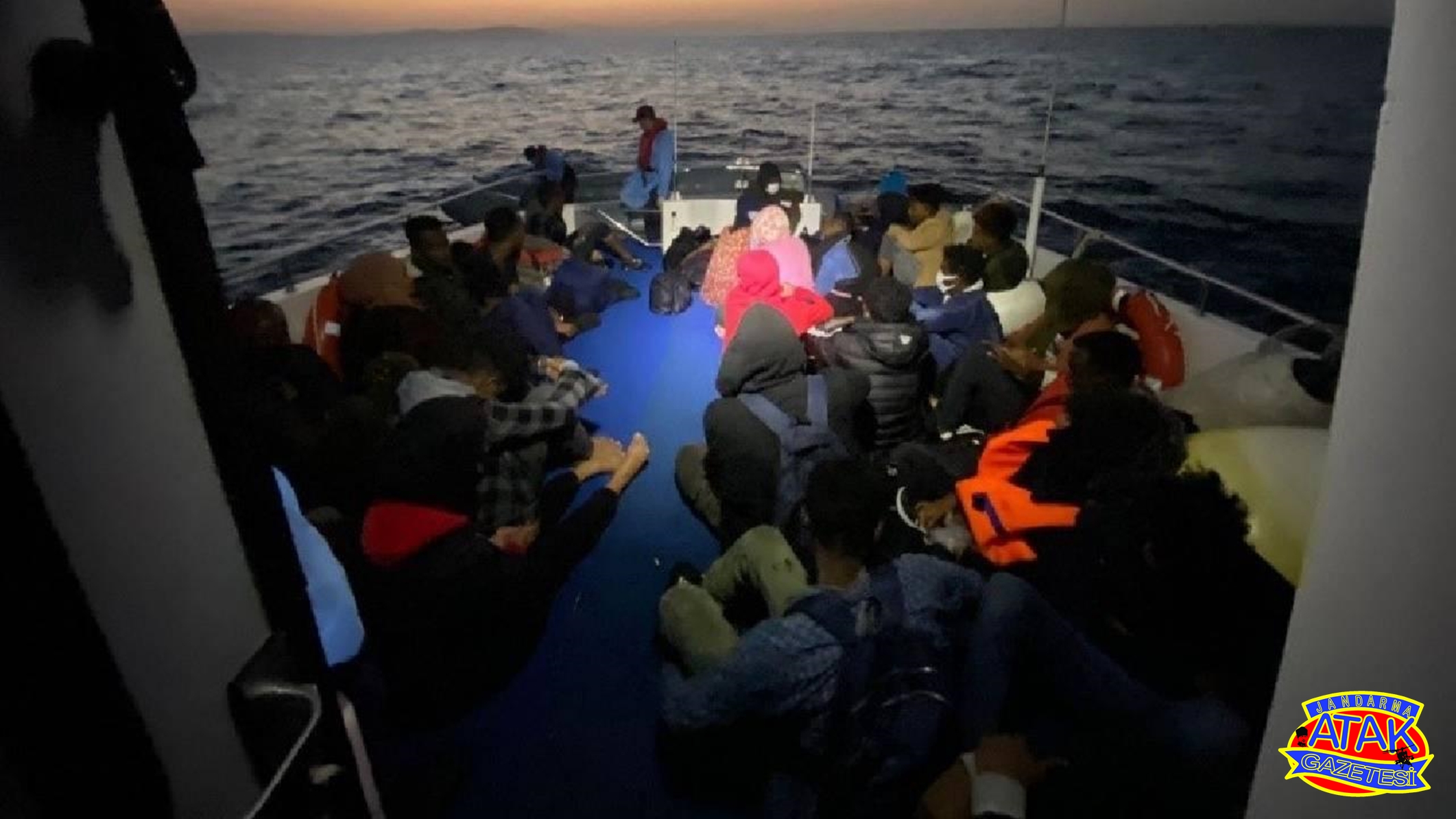 İzmir'de 75 düzensiz göçmen kurtarıldı