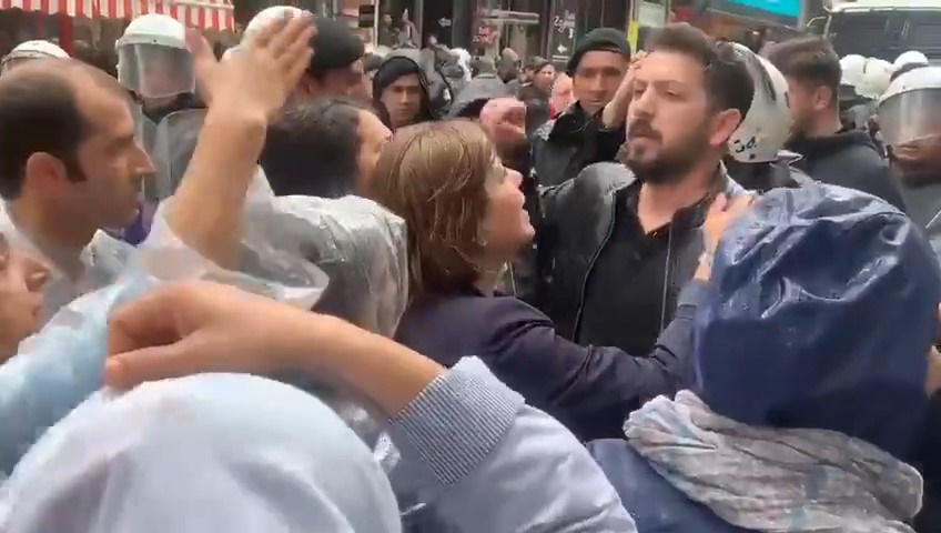 HDP'li vekil polise saldırdı! Bakan Soylu: polise saldıran HDP'li vekilin videosunu paylaştı