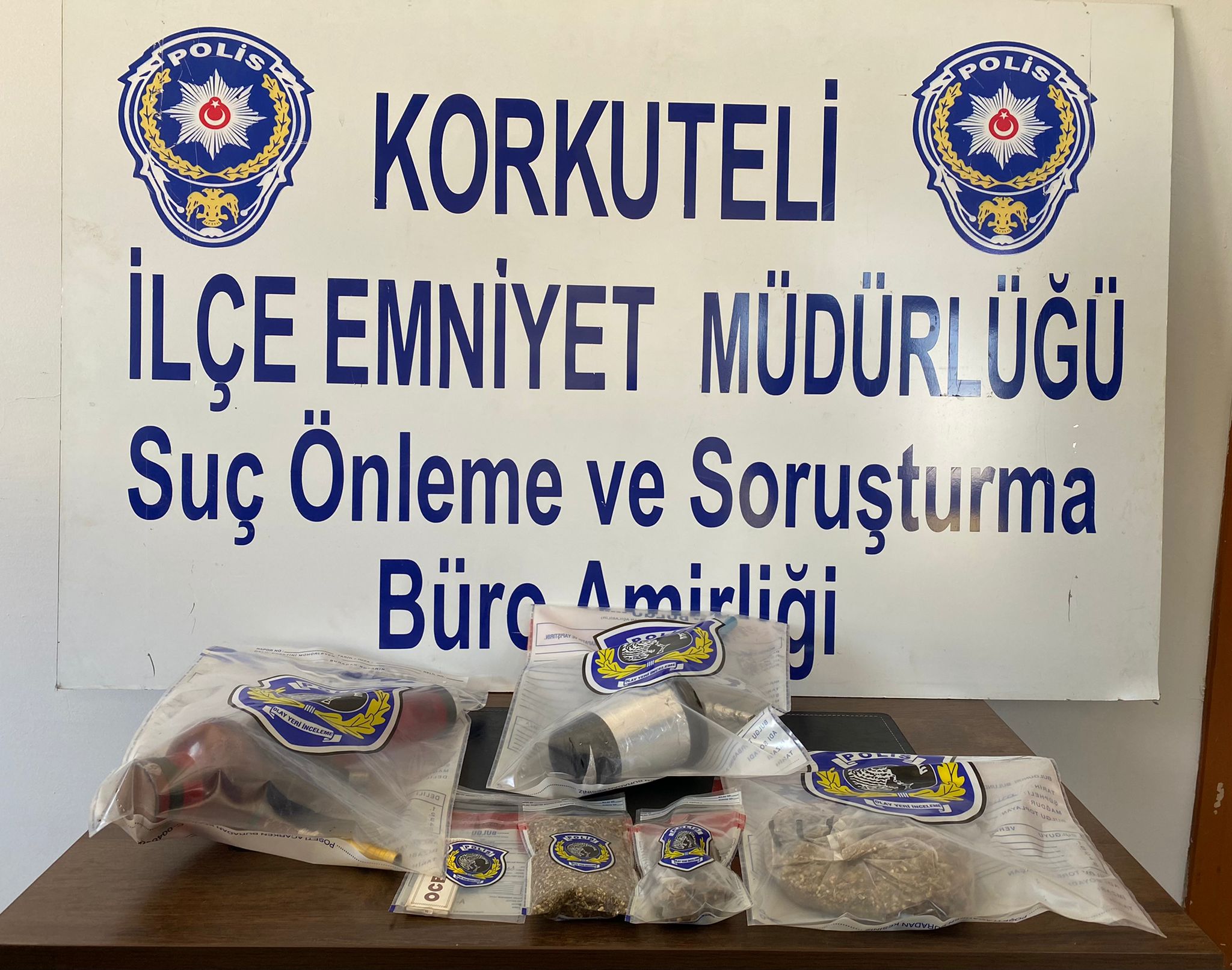 POLİSTEN KAÇAN ARAÇTAN UYUŞTURUCU ÇIKTI